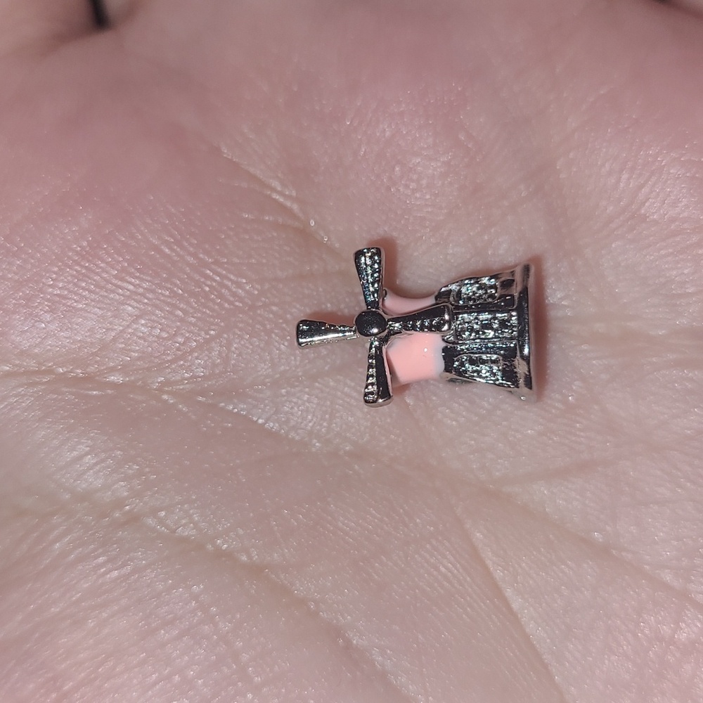 Windmill Charm ❤️ 🐶 - Picture 3 of 5